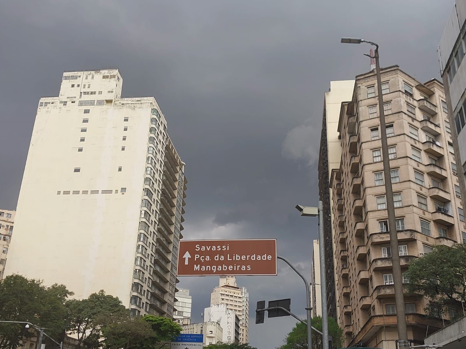 Tempestade e granizo podem atingir BH e outras 700 cidades de MG; veja lista
