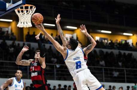Chuzito González, ala-armador argentino do Minas, foi um dos destaques na vitória sobre o Flamengo