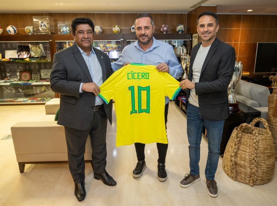 CBF anuncia acerto com gerente de futebol do Palmeiras