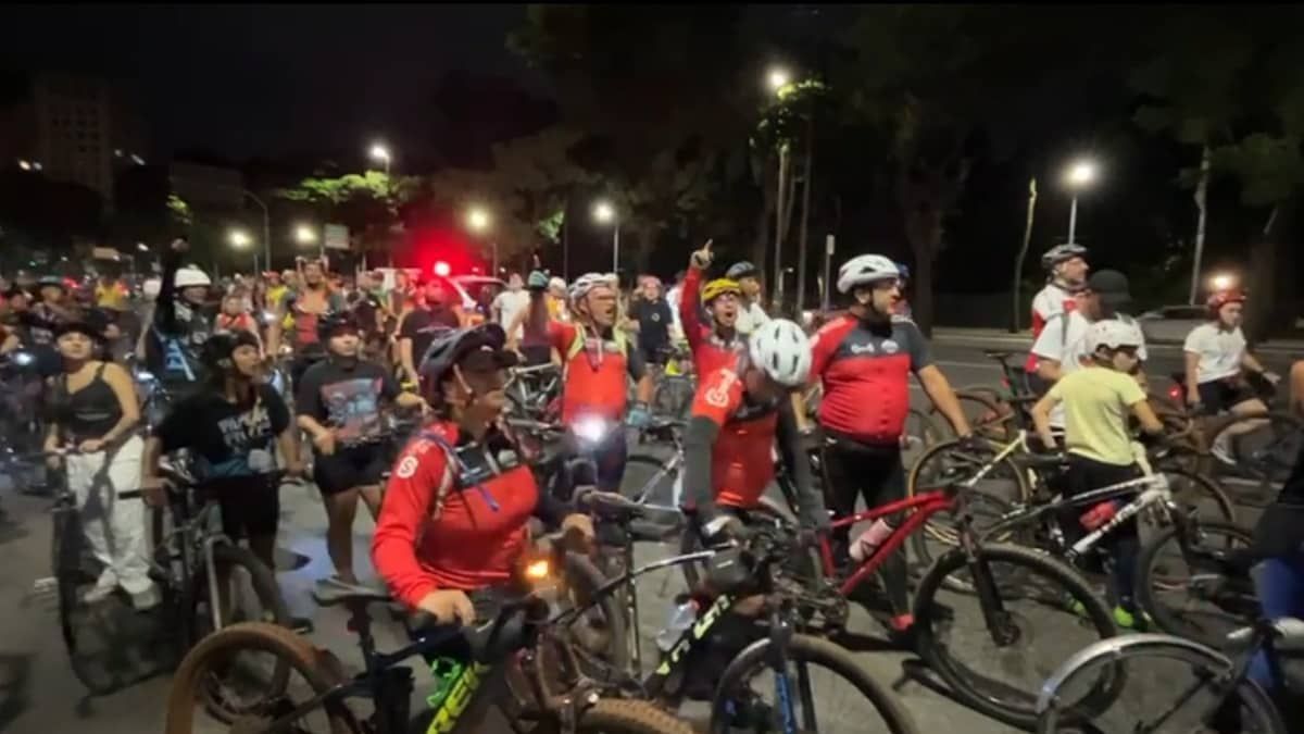 Ciclistas fazem manifestação após morte de colega por motorista bêbado
