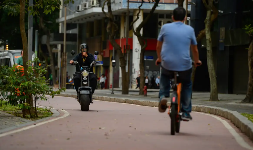 Acidentes com ciclomotores aumentam mais de 700% em um ano no Rio | CNN Brasil