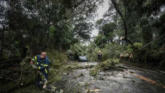 Ciclone que atingiu Rio Grande do Sul na madrugada desta sexta (16) deixou quatro mortos