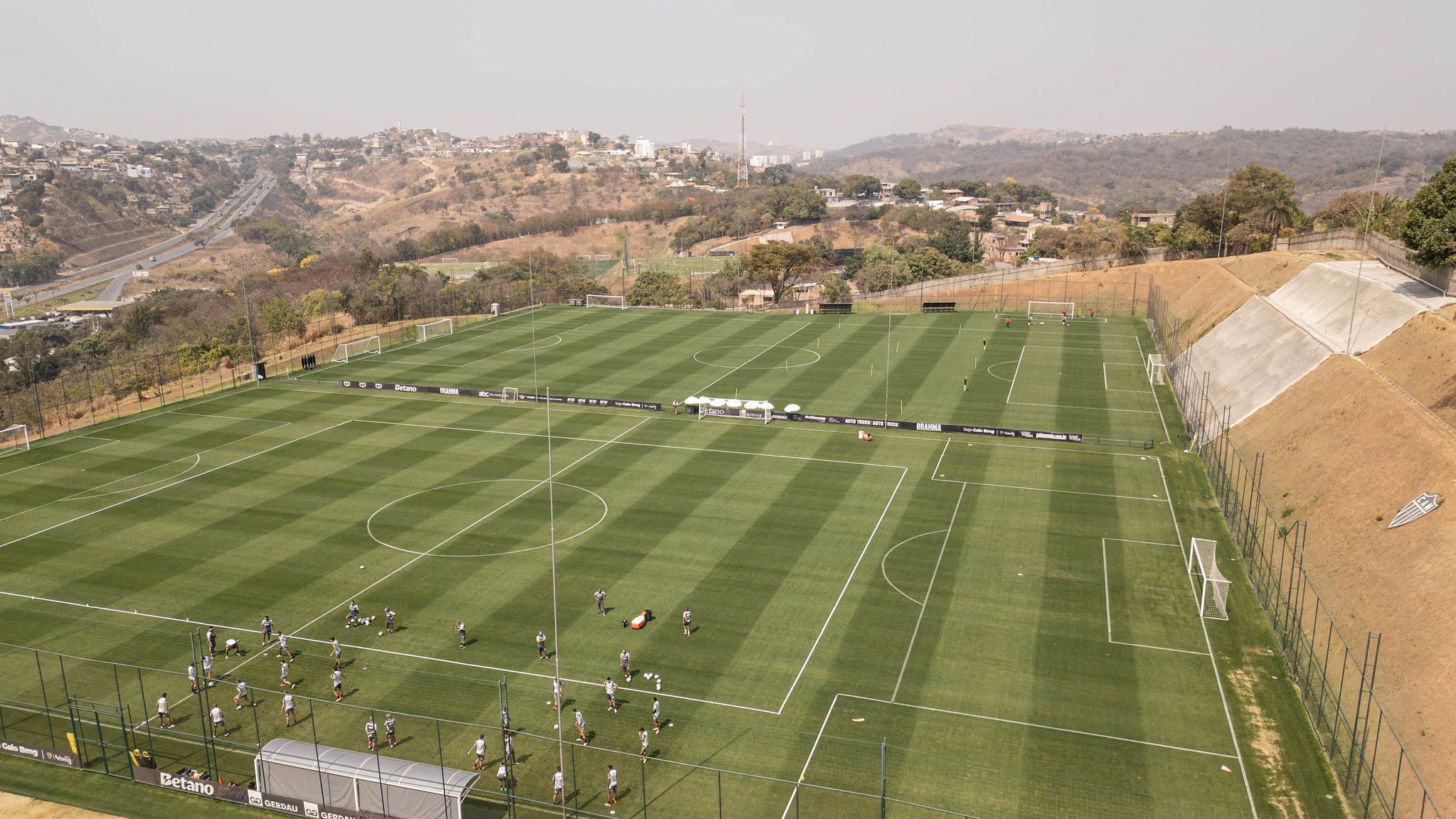 Titulares são ausência do Atlético em treinamento na Cidade do Galo