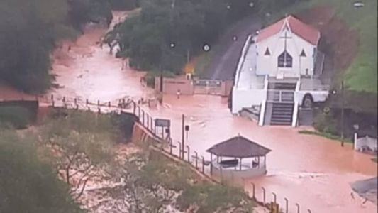 Cidade foi alagada após chuva forte