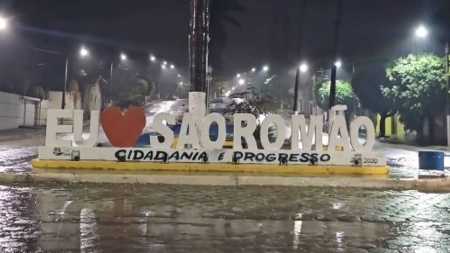 Cidade mais quente do Brasil, São Romão tem chuva nesta noite de quarta (27)