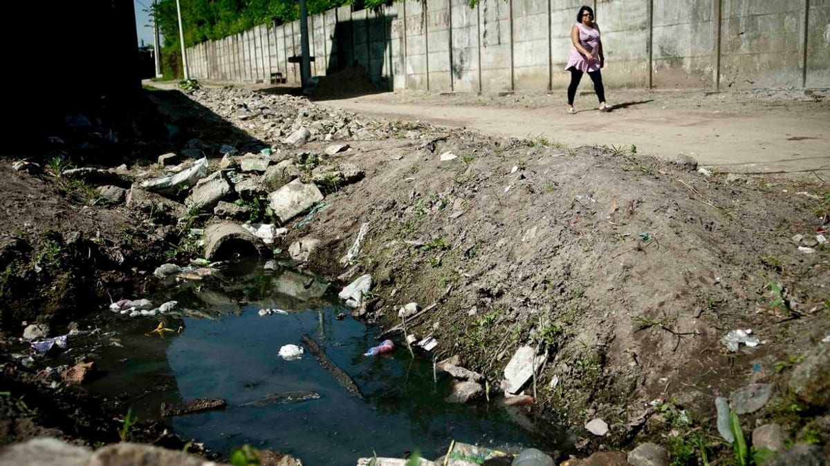 Belo Horizonte ainda tem 89 mil pessoas sem coleta de esgoto