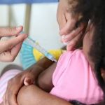 Com baixa cobertura vacinal, novo programa do Governo de Minas investe em vacimóveis e imunização nas escolas