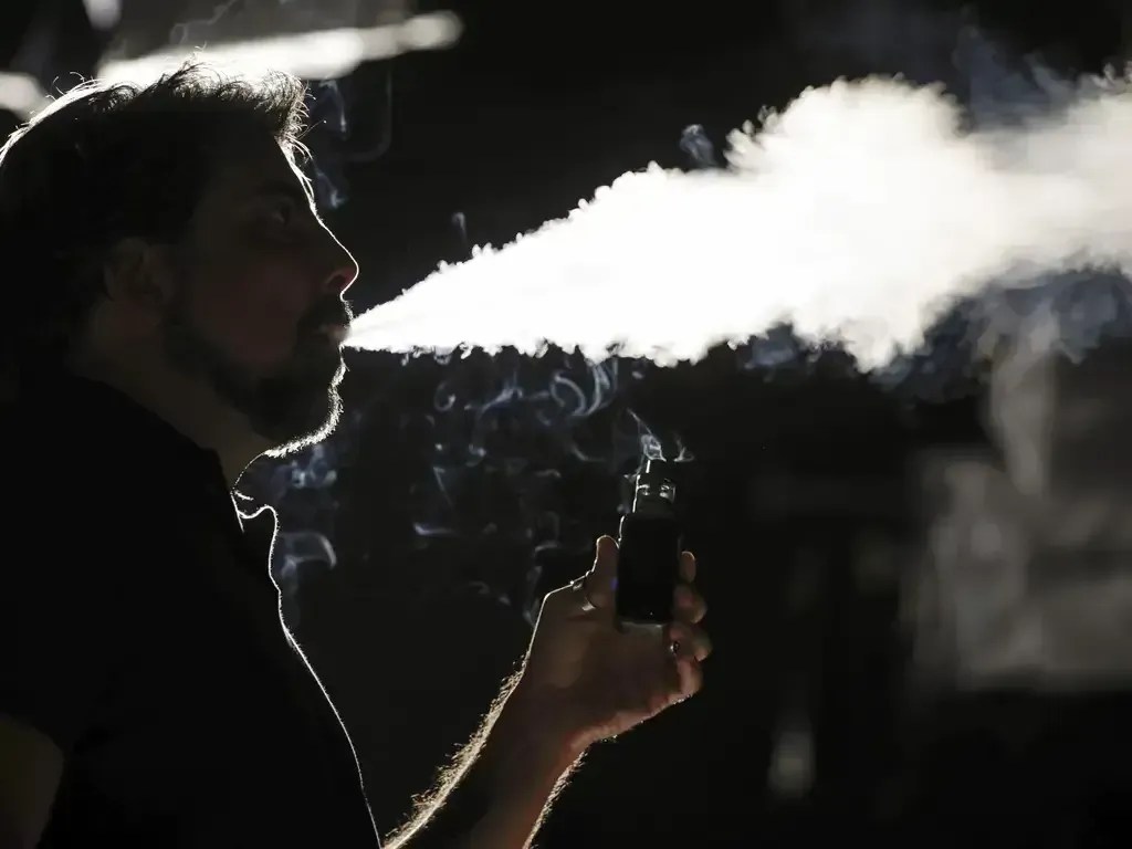 “Vape Face”: como o cigarro eletrônico acelera o envelhecimento da pele