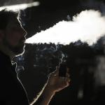 “Vape Face”: como o cigarro eletrônico acelera o envelhecimento da pele