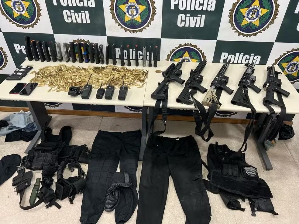 Cinco milicianos são presos em favela do Rio de Janeiro; fuzis são apreendidos