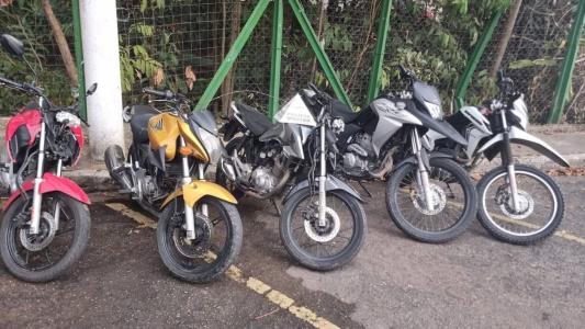 Cinco motos foram recuperadas na ação policial
