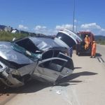 Carro capota e deixa feridos na BR-381,  em Nova União, em Minas 