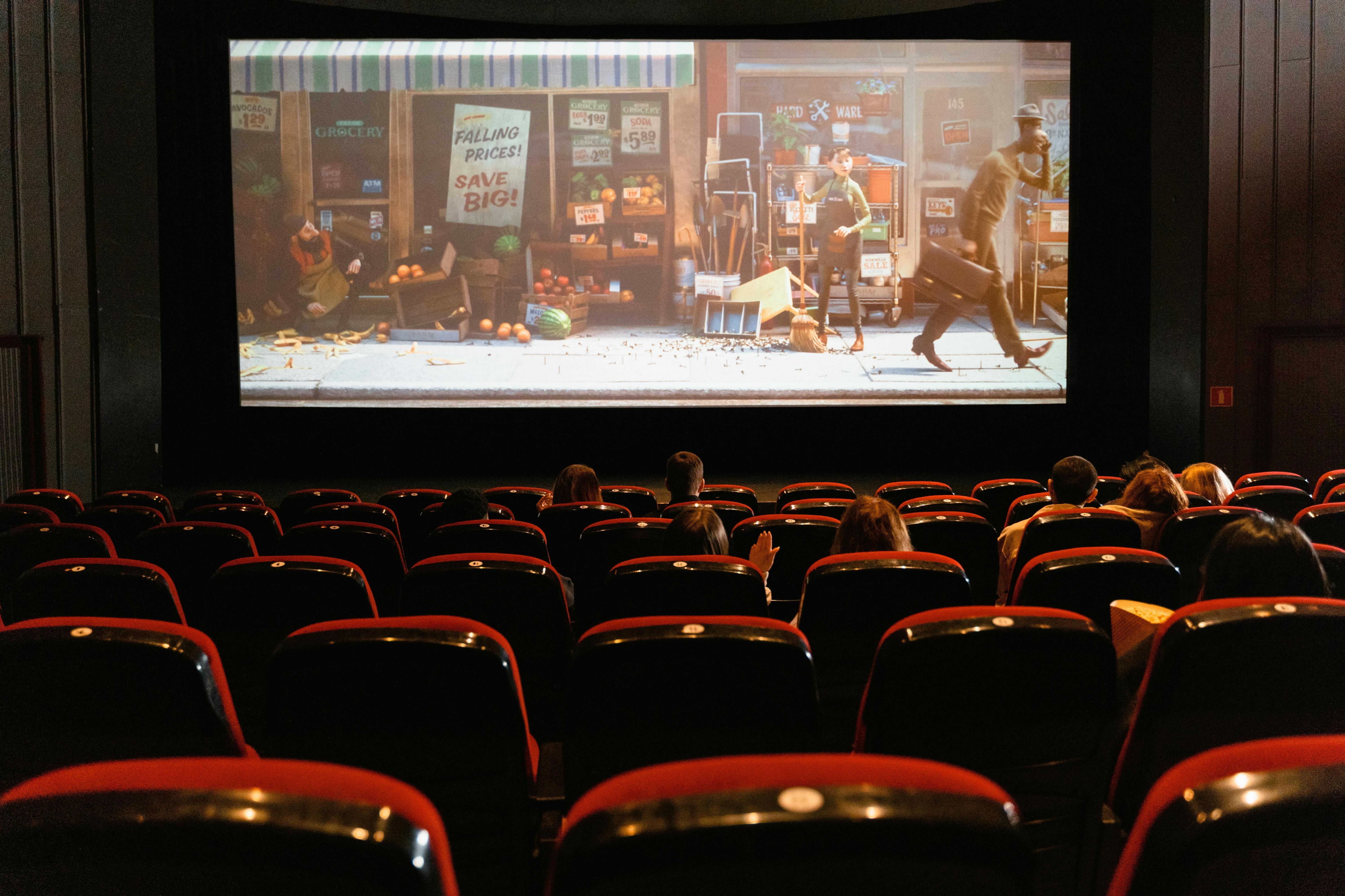 Cinema ao ar livre reforça memória e identidade em Novo Bento Rodrigues e Paracatu