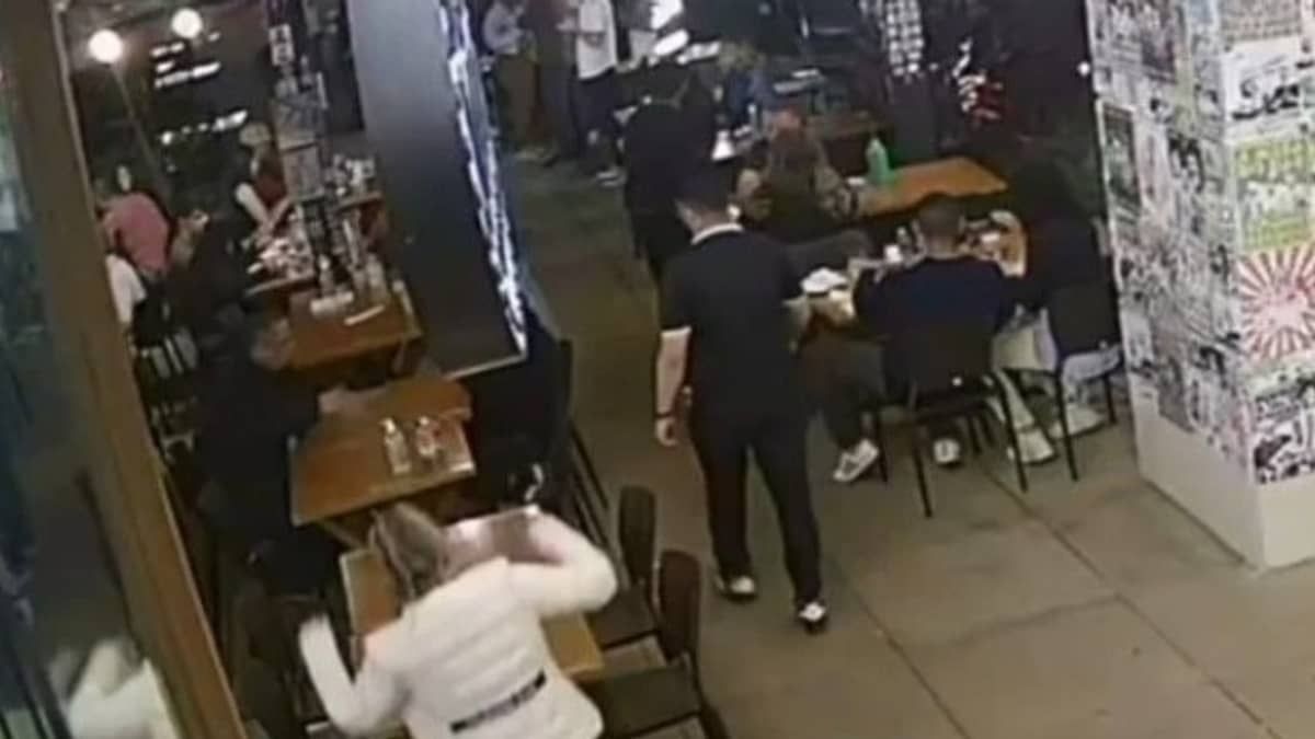Racismo: mulher imita macaco para ofender família em shopping de luxo na Grande São Paulo 