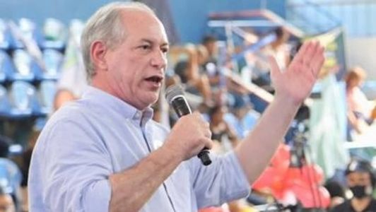 Ciro Gomes teve imóvel penhorado para pagar indenização a Fernando Holiday