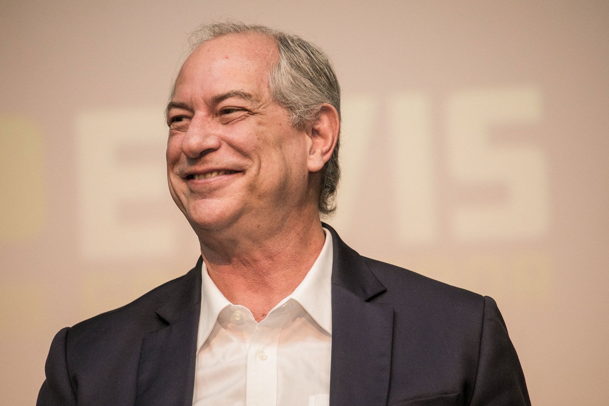 ’Se fosse deputado, votaria contra’, diz Ciro sobre PEC da blindagem e anistia