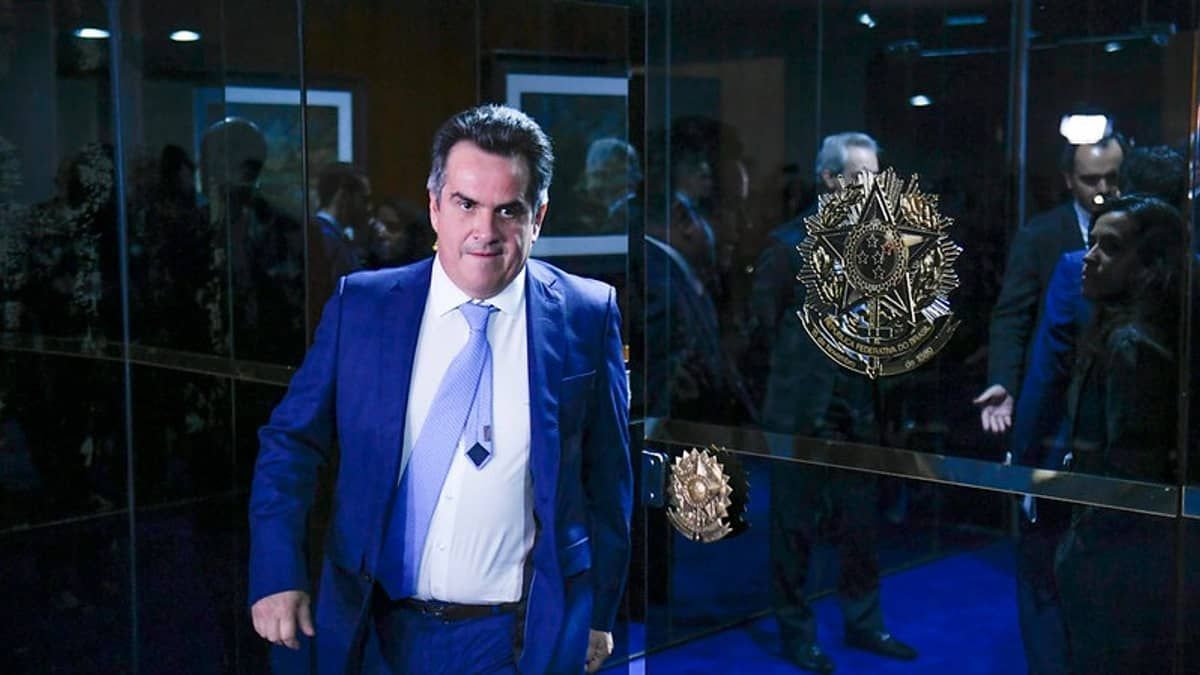 Tentativa de salvar Banco Master colocou Ciro Nogueira na mira da PF