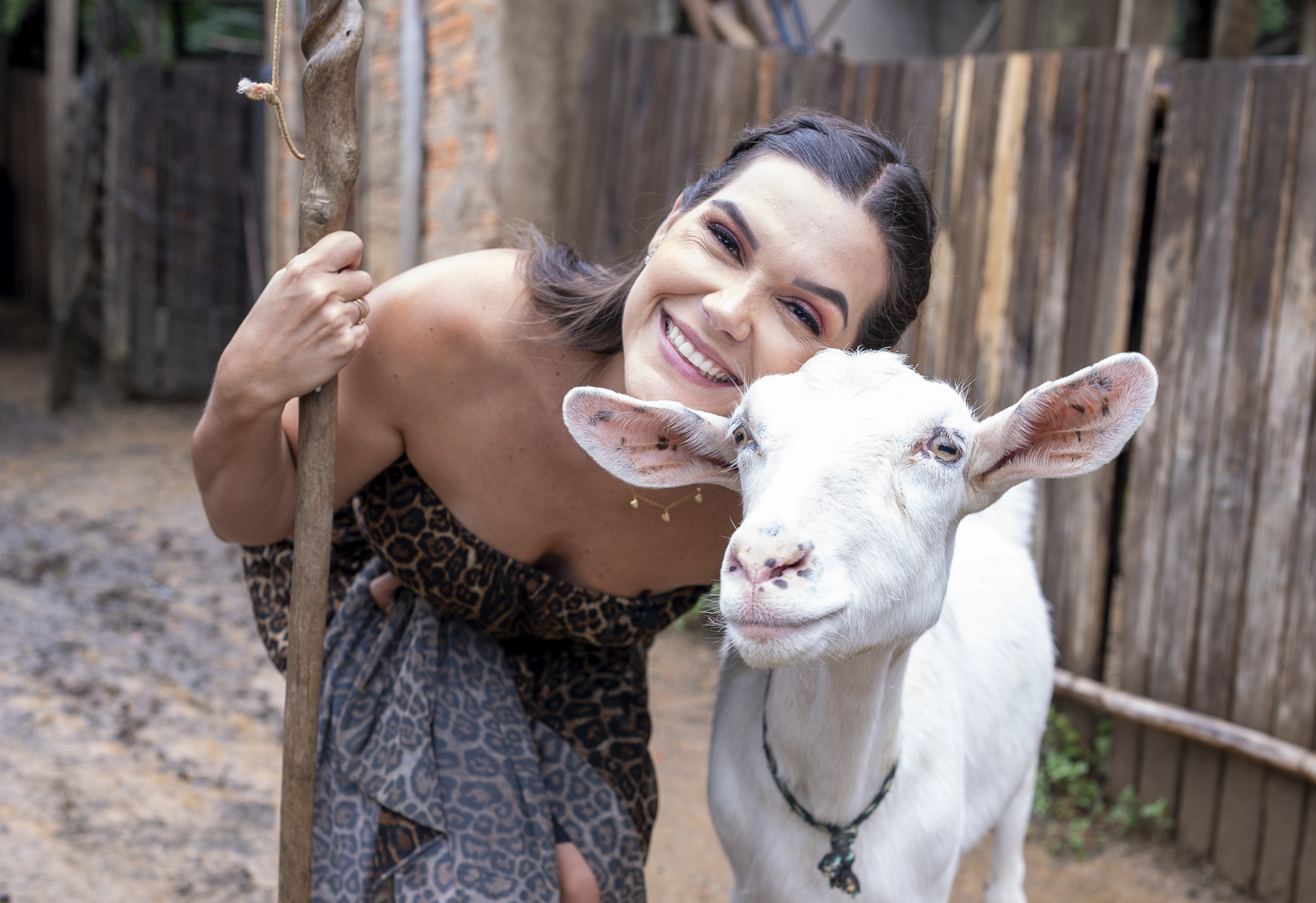 Paixão pela caprinocultura faz produtor criar diferentes produtos usando o leite de cabra