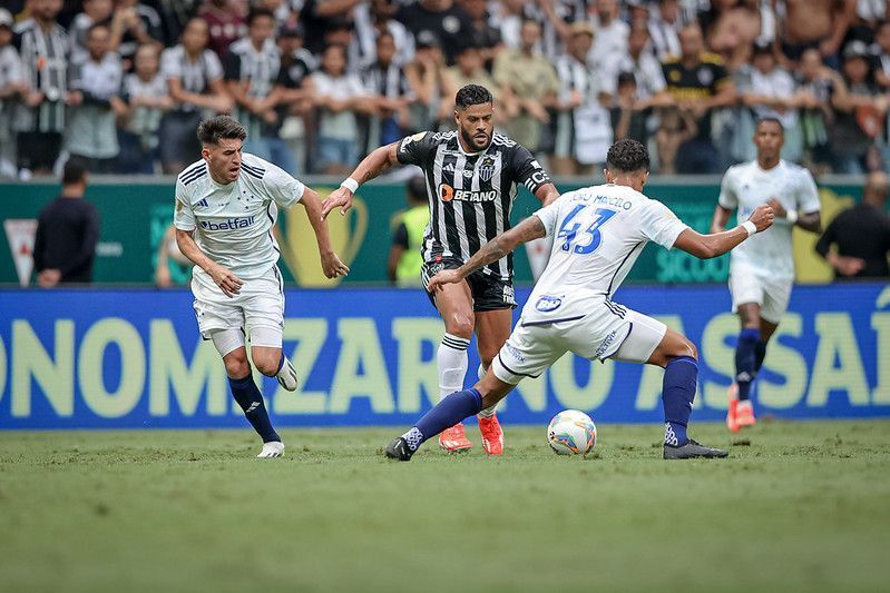 Cruzeiro e Atlético decidem o título mineiro em 100° clássico do século