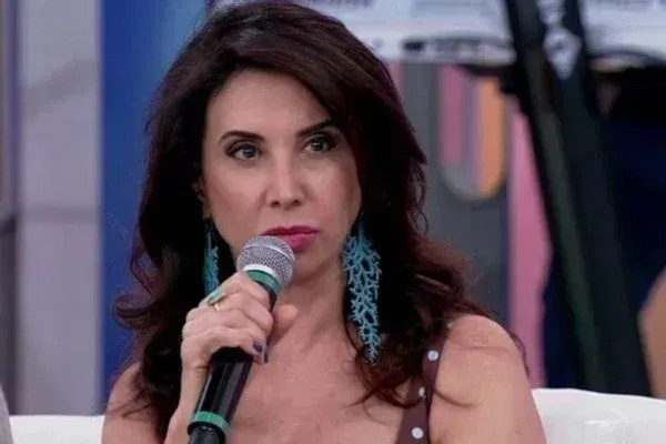 Atriz Claudia Alencar é extubada, mas estado de saúde continua grave