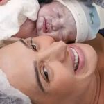 Claudia Raia e Jarbas Homem de Mello batizam o filho Luca