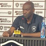 No Botafogo, Cláudio Caçapa se diz preparado para ser efetivado