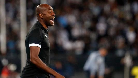 Cláudio Caçapa se despede com 100% de aproveitamento no comando do Botafogo