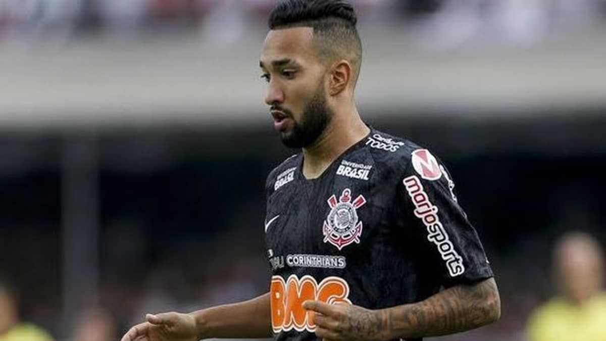 Fluminense tenta a contratação de Clayson, ex-Corinthians