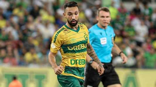 Clayson vai completar 50 jogos pelo Cuiabá diante do Cruzeiro, na Arena Pantanal