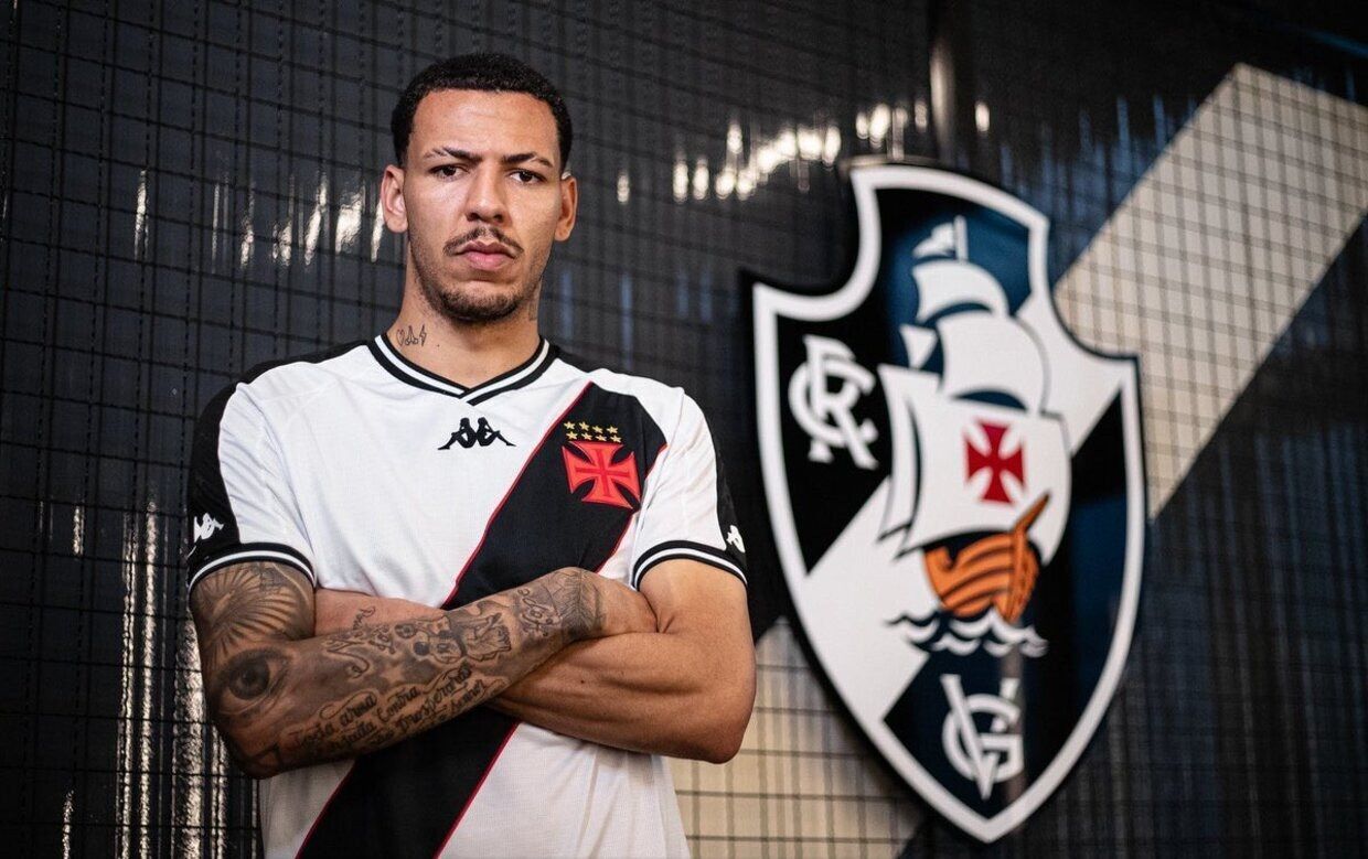 E o Clayton? Saiba qual deve ser o destino do atacante do Vasco
