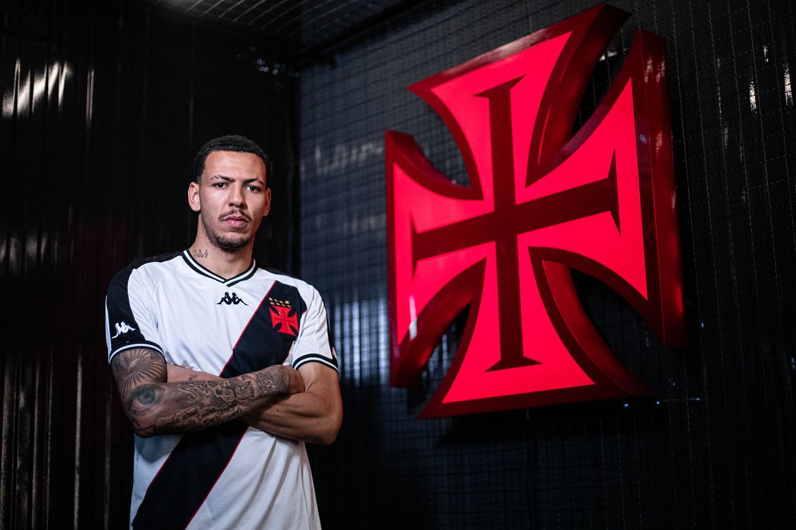 Vasco anuncia a contratação do atacante Clayton Silva, ex-Casa Pia