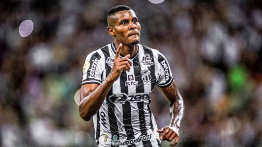 Cléber em ação pelo Ceará no Campeonato Brasileiro de 2022