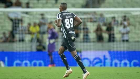 Cléber em campo pelo Ceará após retornar ao time em julho de 2023