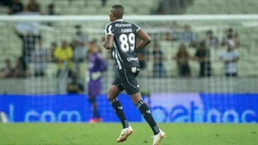 Cléber em campo pelo Ceará após retornar ao time em julho de 2023