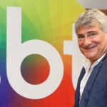 Cléber Machado assina contrato com nova emissora de TV  
