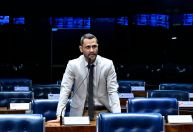 Ala do PL quer filiar Cleitinho visando palanque forte para Flávio em Minas