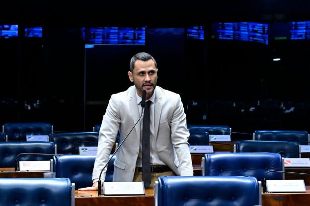 Ainda sem anunciar candidatura, Cleitinho sonda nomes para eventual secretariado