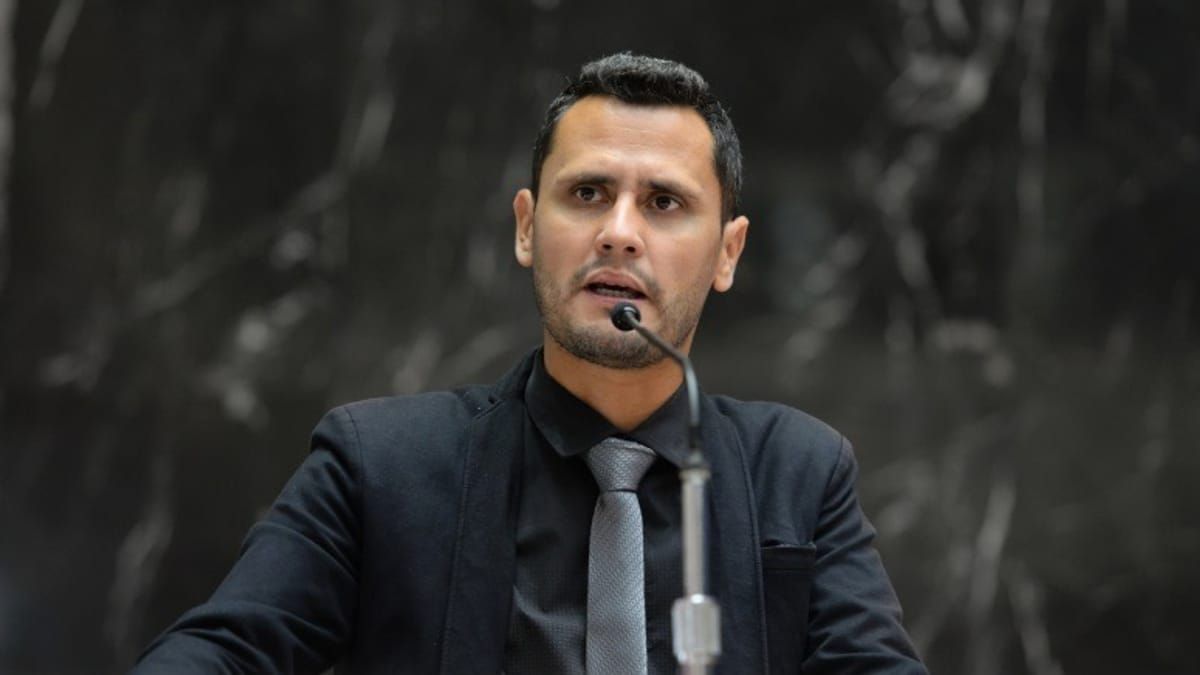 Cleitinho detona Moraes por reforçar segurança em residência de Bolsonaro: 'Covardia'