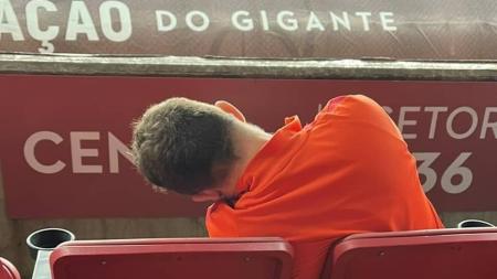 Cleiton, de Caxias do Sul, dormiu em boa parte do jogo entre Inter e Atlético