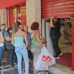 Black Friday: lojas do Centro de BH amanhecem com filas nas primeiras horas do dia