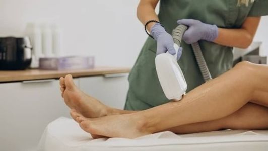 Cliente ficou com queimaduras de segundo grau após procedimento estético