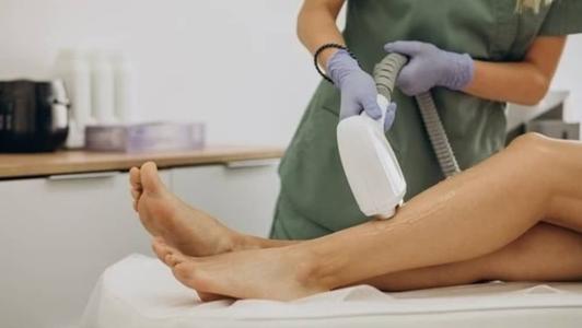 Cliente ficou com queimaduras de segundo grau após procedimento estético
