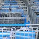 Supermercado de BH deve indenizar em R$10 mil idoso que ficou prensado entre carrinho e corrimão