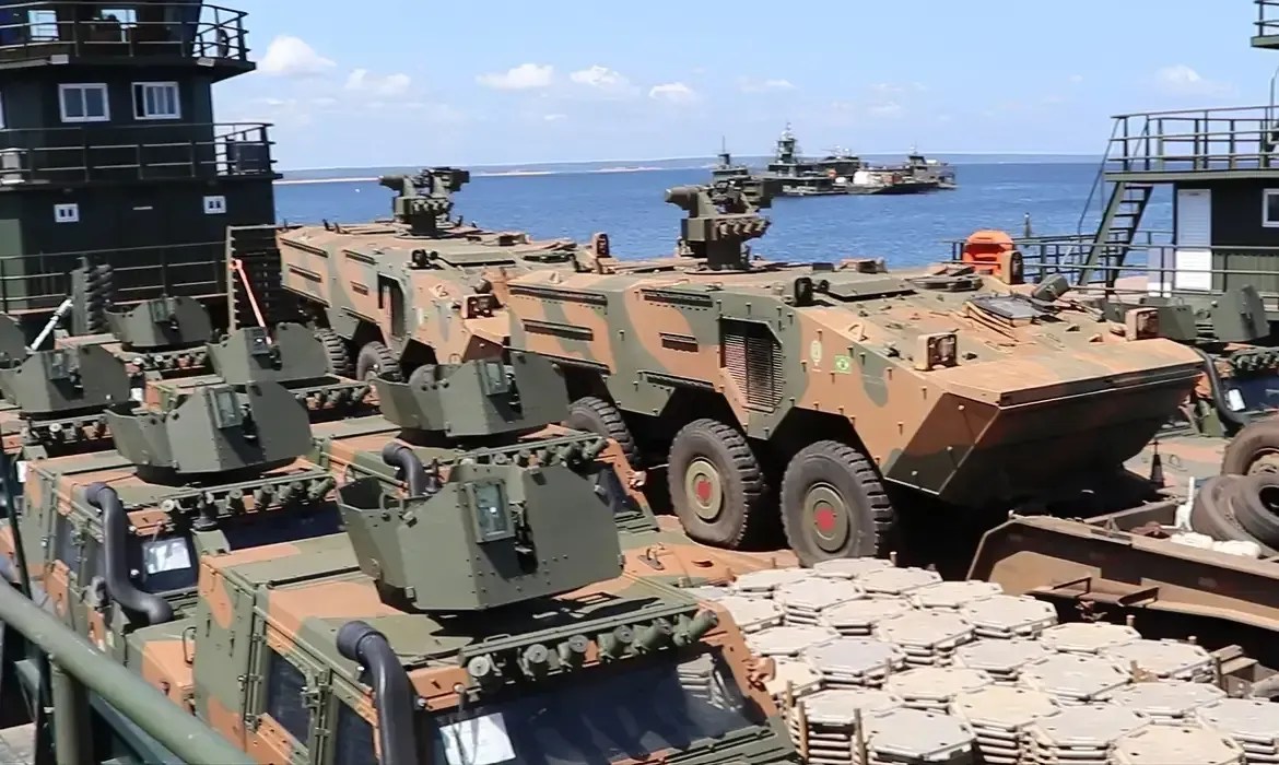Exercito brasileiro envia tanques para fronteira após aumento da tensão em Essequibo