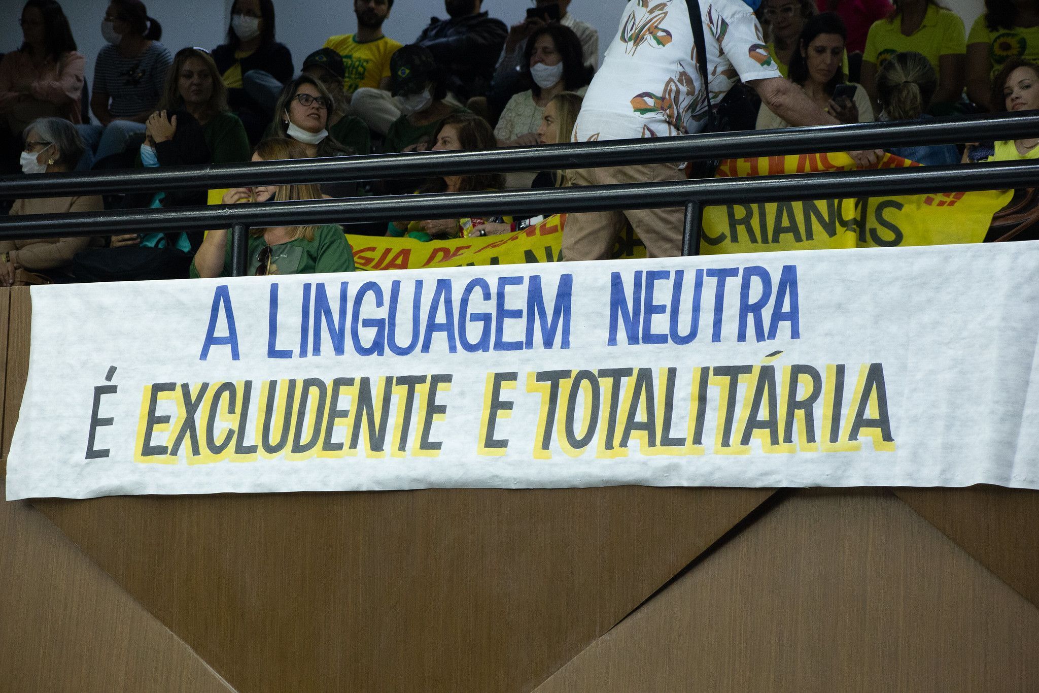 Câmara de BH pode votar PL que proíbe linguagem neutra em publicações oficiais