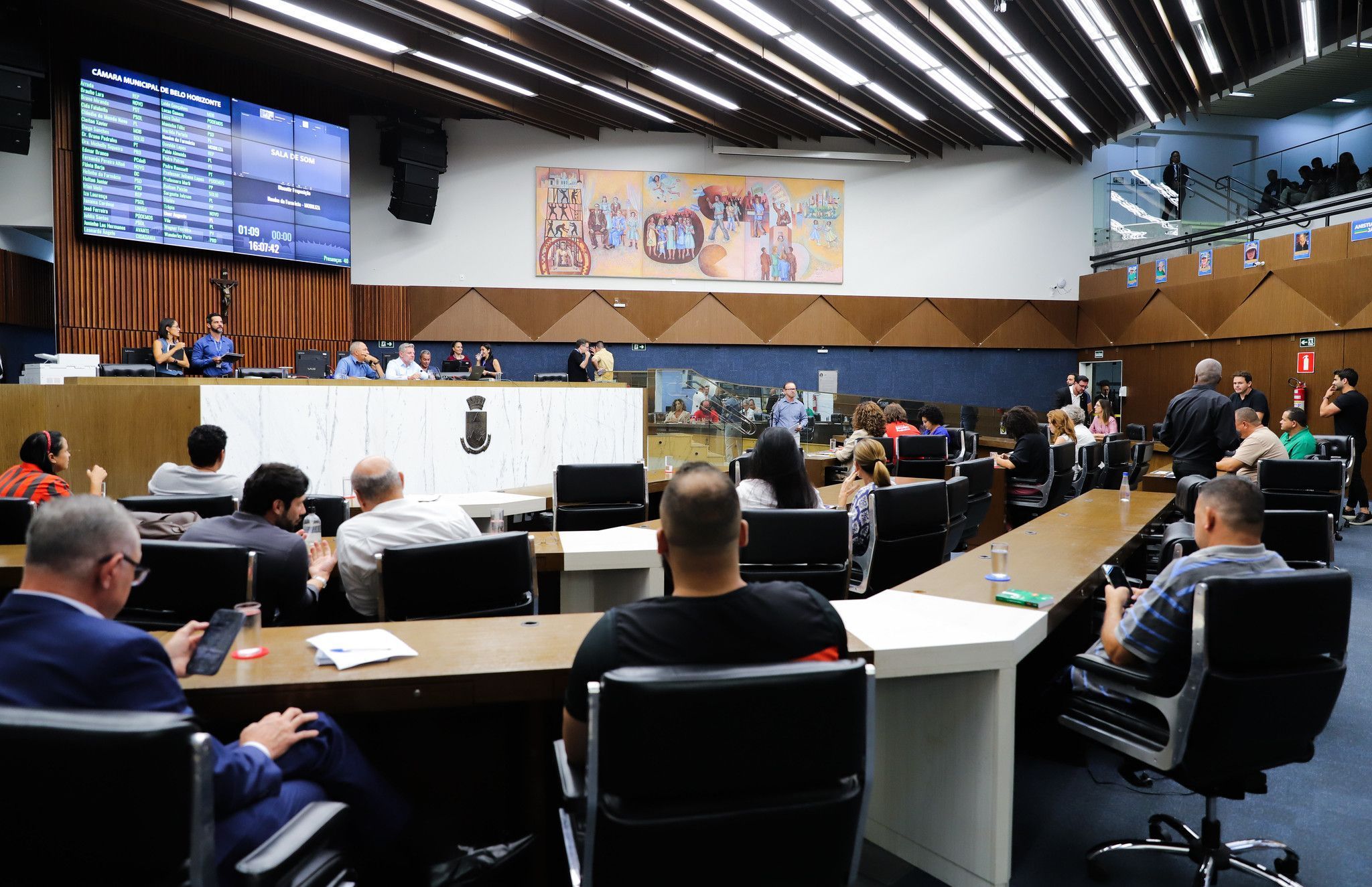 Câmara de BH aprova moções pró-anistia a presos do 8 de janeiro