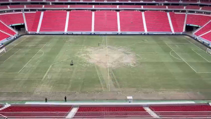 Itabirito e Atlético duelam pelo Campeonato Mineiro no estádio Mané Garrincha