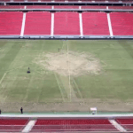 Itabirito e Atlético duelam pelo Campeonato Mineiro no estádio Mané Garrincha
