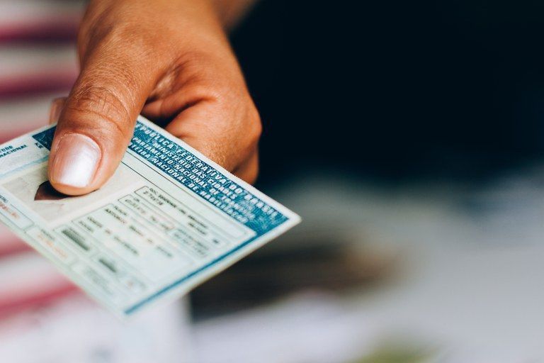 Mineiros precisam trabalhar por cinco meses para tirar carteira de habilitação