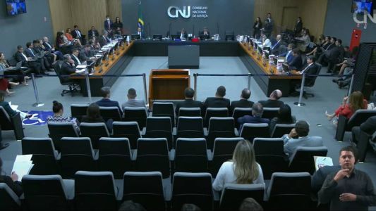 CNJ tem maioria contra endurecer regras de conflito de interesses e adia votação.